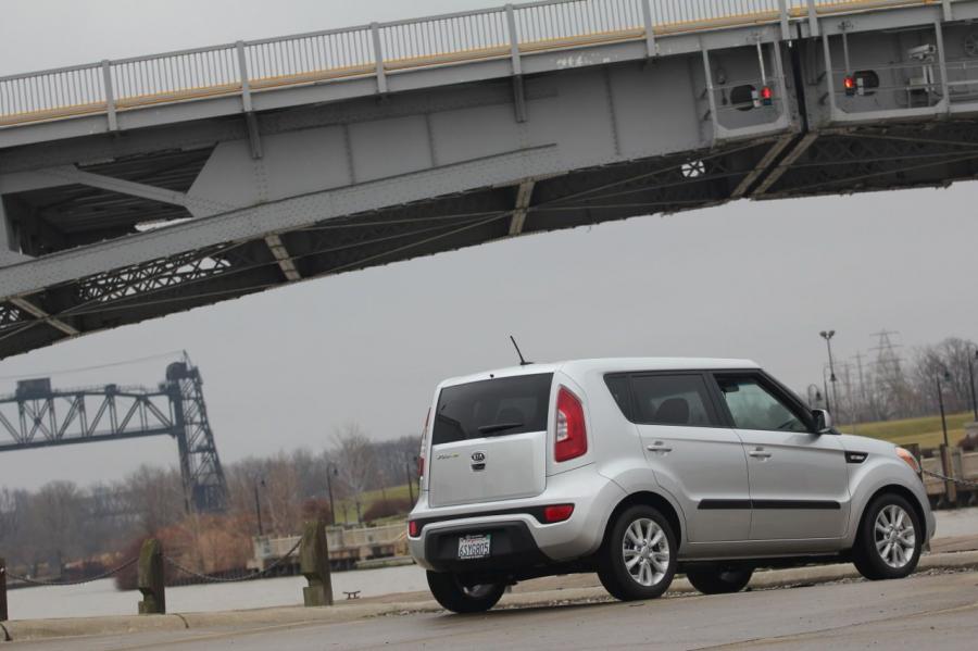  Kia Soul Base 1.6L Eco 2012 года  (фото 4 из 50)